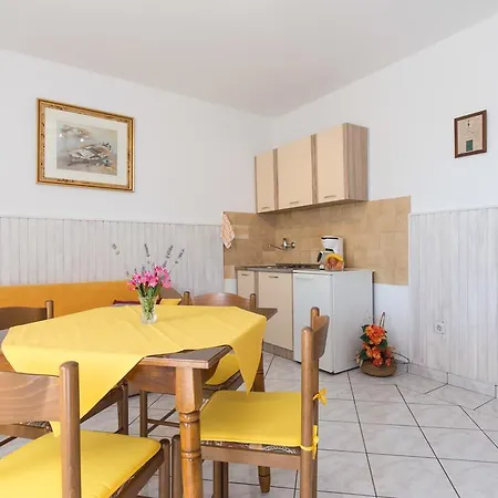 Guest house Milka Krk Town
